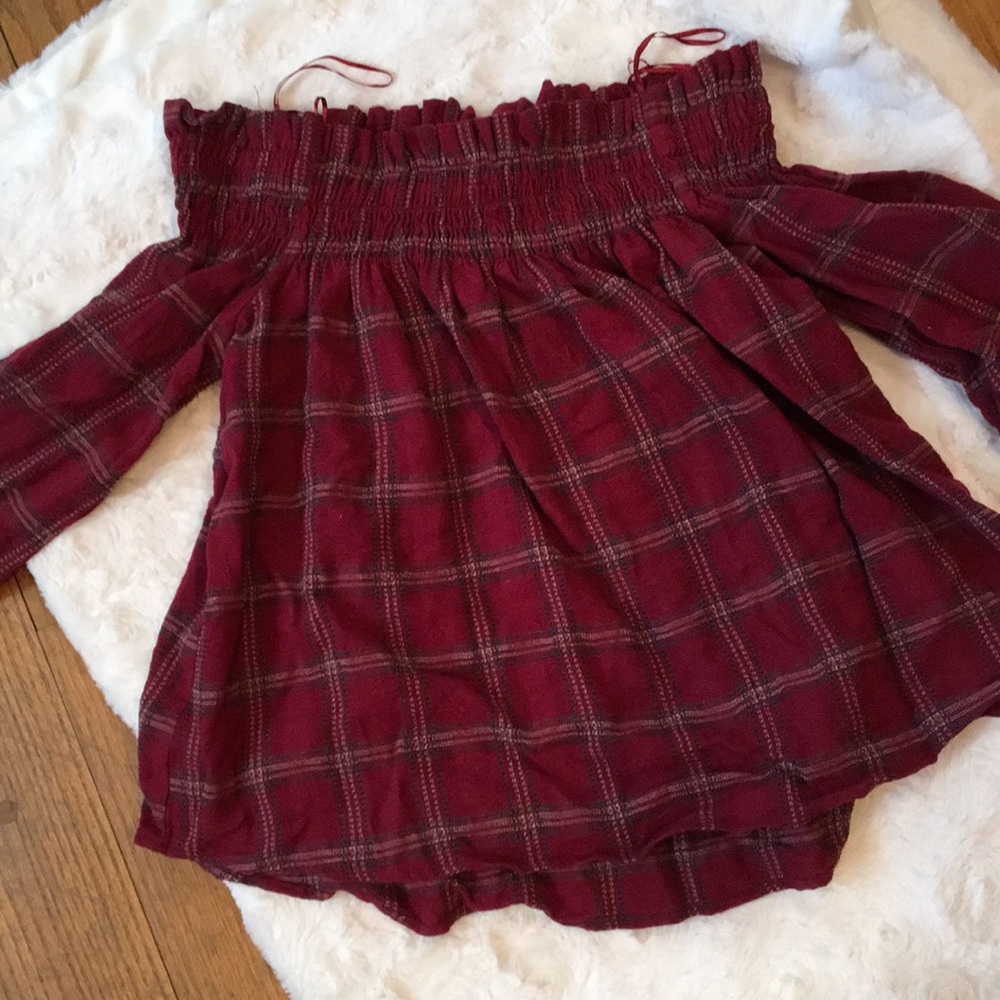 Cute off the shoulder plaid top